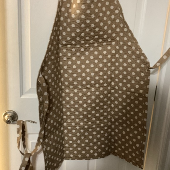 Apron partridge in a pear tree on front, brown white polkadots on back - Picture 2 of 6